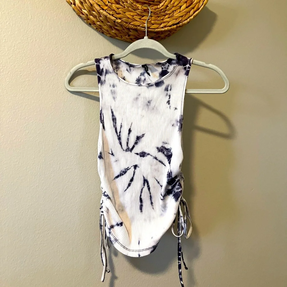Blue tie dye tank - Picture 1 of 3